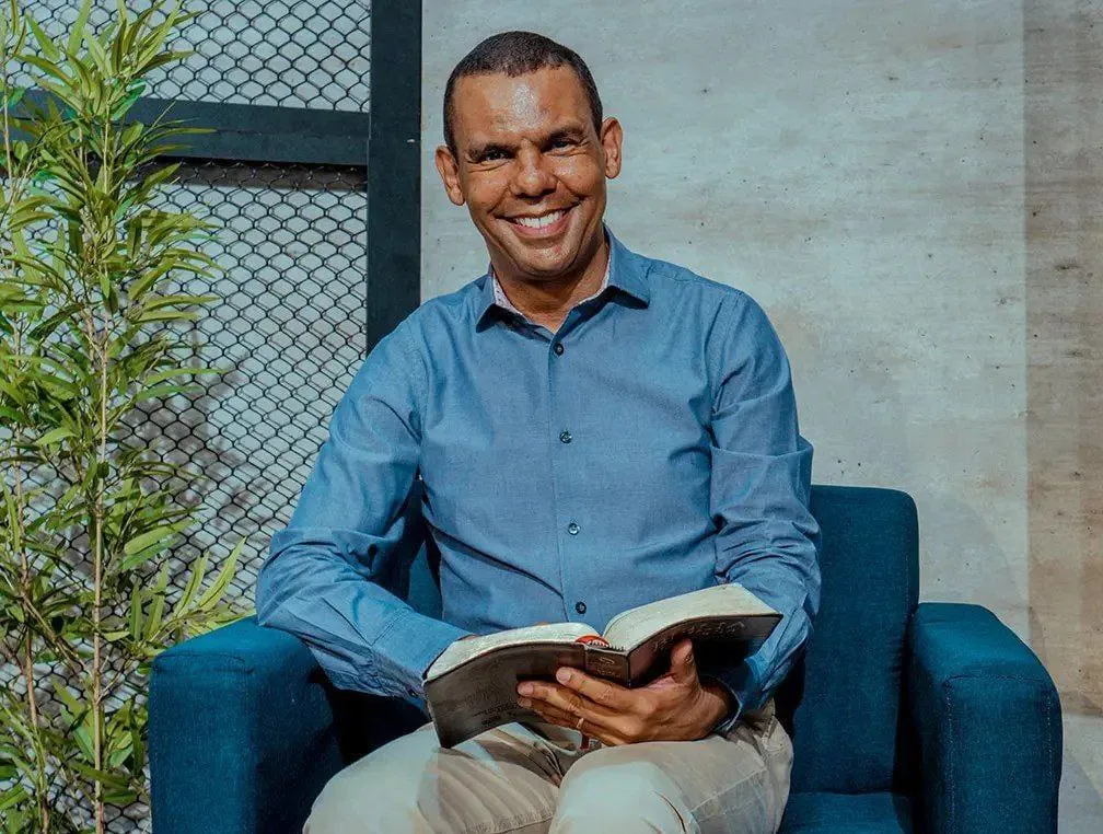 Capa: A Bíblia Comentada Rodrigo Silva: Download Completo em Alta Qualidade
