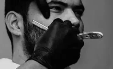 Imagem do Curso Barber Hit com Felippe Caetano demonstrando técnicas para barbeiros