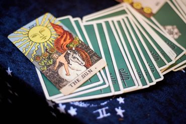 Curso completo de Tarot com Magia Natural de Pri Ferraz em alta resolução