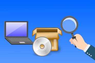 Estudante focado aprendendo sobre segurança digital e ethical hacking em um laptop moderno